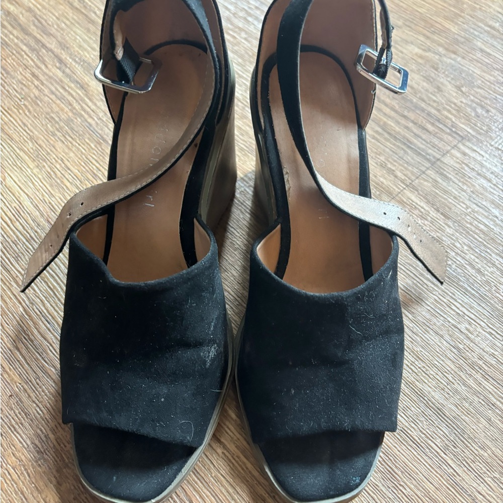 ⭐️ LAST CHANCE ⭐️ Black Open Toe Wedge Sandals Sz 6.5